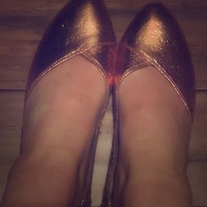 Size 8 metallic TOMS